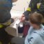 Рятувальники вивільняють палець дитини