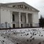 Бомбосховище витримало: з-під маріупольського Драмтеатру виходять люди