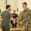 Президент вручає ордени «Золота Зірка» українським захисникам. Фото ілюстративне