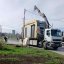 емонтаж кіоску на вулиці міста за допомогою крана
