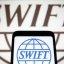 Які наслідки для Росії спричинить відключення від SWIFT