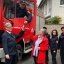 Дівчинка з Німеччини передала українським вогнеборцям пожежний автомобіль