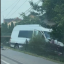 У селищі біля Городка 20-річний водій на Mercedes врізався у паркани та електроопору