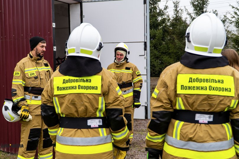Швидше за професійних рятувальників: хто такі пожежники-добровольці та як вони працюють на Львівщині – 05