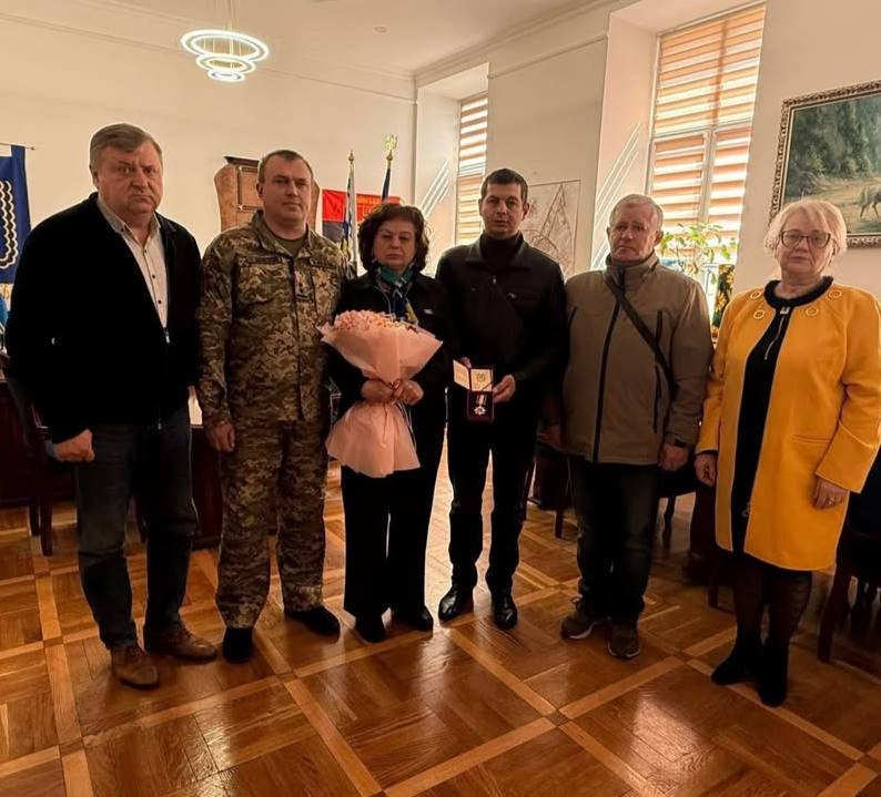 Військового зі Львівщини посмертно відзначили орденом «За мужність» – 01