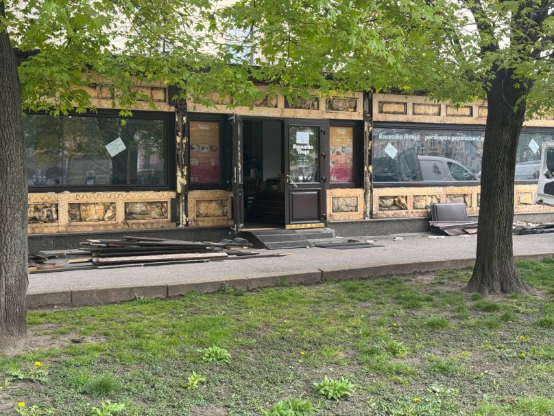 У центрі Львова почали демонтаж ресторану «Язиката теща» – 05