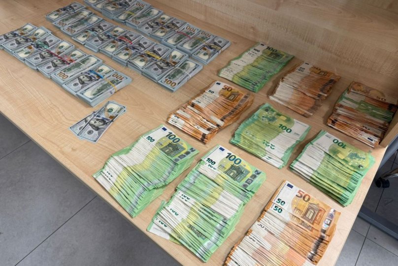 На кордоні з Польщею затримали українку з незадекларованою валютою на понад 1,3 млн злотих – 01
