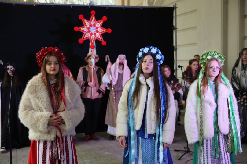 Понад 50 виробників у Львові об’єднав ярмарок «Різдвяний крафт і коляда» – 04