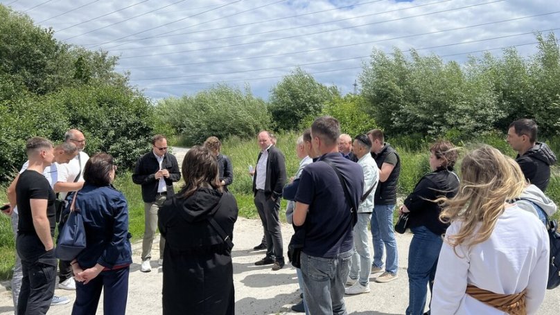 Львівська мерія готує до продажу 1,5 га землі біля київської траси: стартова ціна — 77 млн грн – 01
