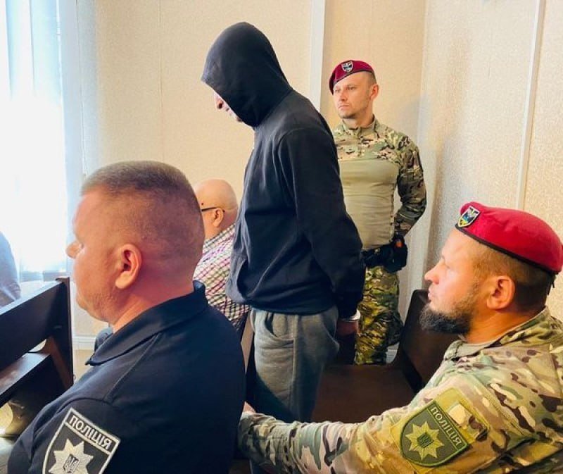 Підозрюваний у залі суду. Фото: Нацполіція України