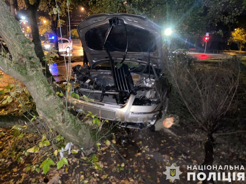 Поліція розшукує свідків ДТП у Львові, в якій травмувалася пасажирка авто – 01