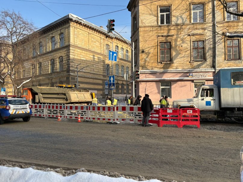 У центрі Львова відключили воду через аварію на водогоні – 02
