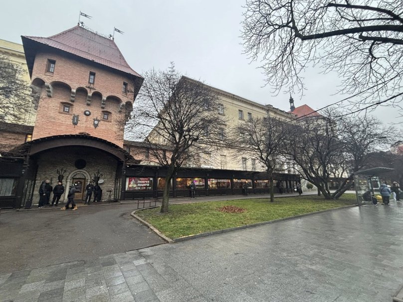 У Львівській міськраді звинуватили священника ПЦУ у підтримці скандальних власників самобуду – 01