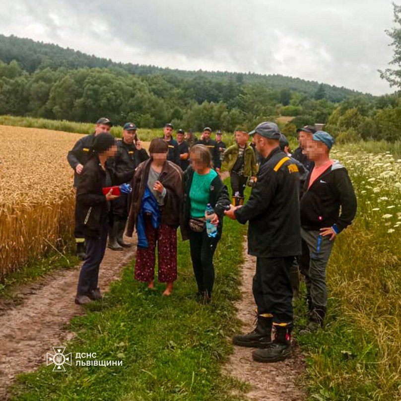 У Львівському районі майже добу шукали в лісі зниклу 24-річну жінку – 01