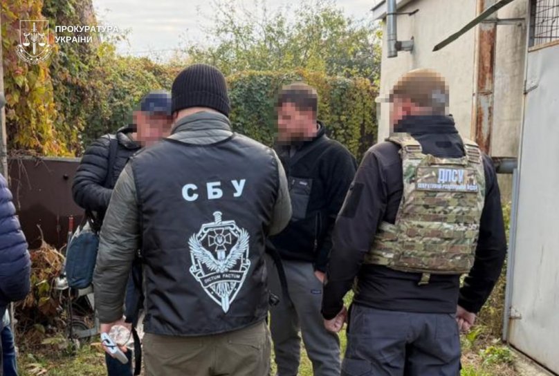 У пункті пропуску на Львівщині киянка намагалася перевезти наркотики на 42 млн грн – 06