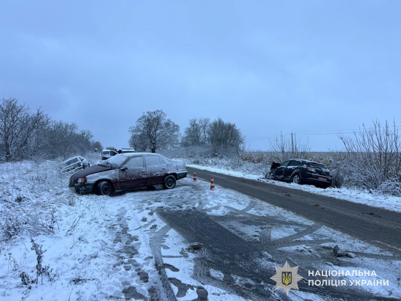 У Золочівському районі внаслідок ДТП серйозно травмовані двоє людей – 01