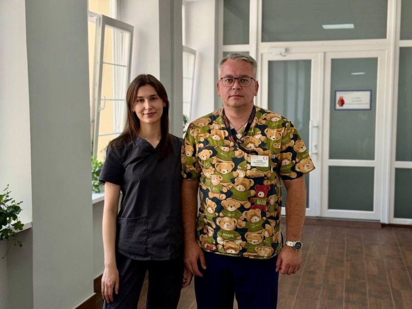 На фото команда лікарів 
