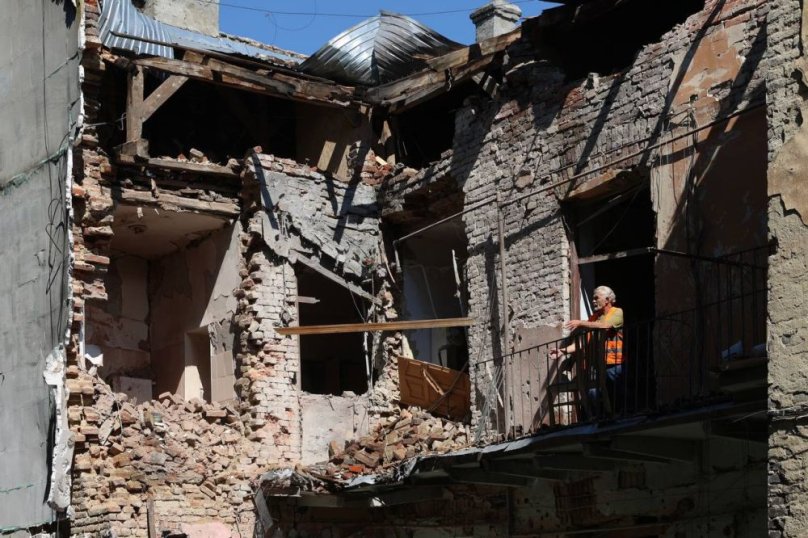  вул. Олени Степанівни, 35