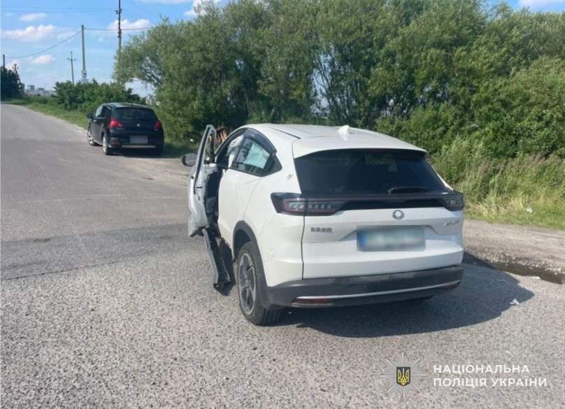 Мотоцикліст та водійка легковика травмувалися у ДТП на трасі біля Львова – 02