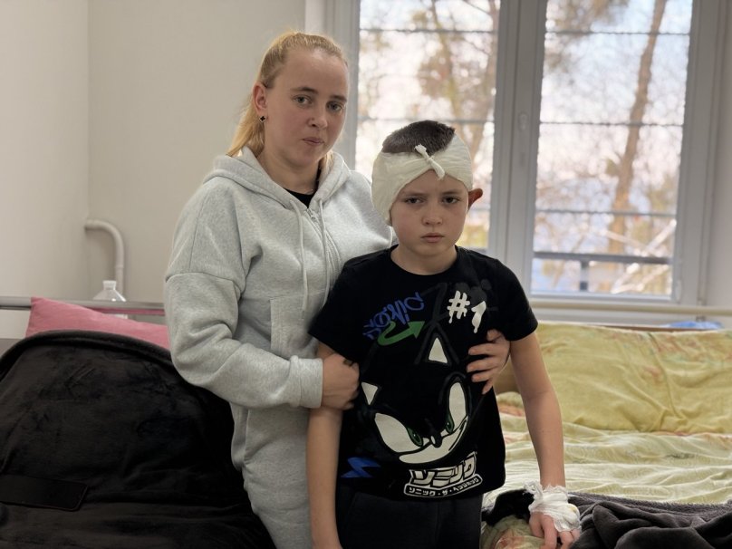 10-річний Олександр з мамою