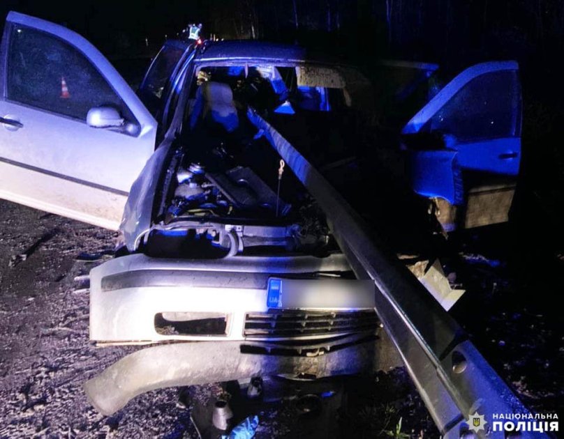 Смертельна ДТП на Рівненщині: 20-річний водій загинув разом зі своєю бабусею, його сестра у реанімації – 01