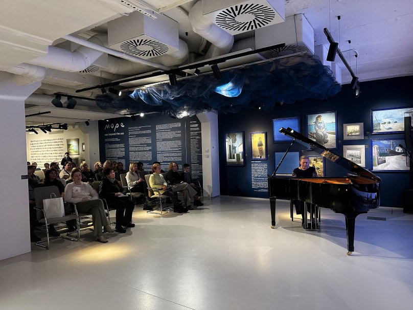 Музичний діалог крізь кордони: Віоліна Петриченко виступила у ZAG Gallery – 01