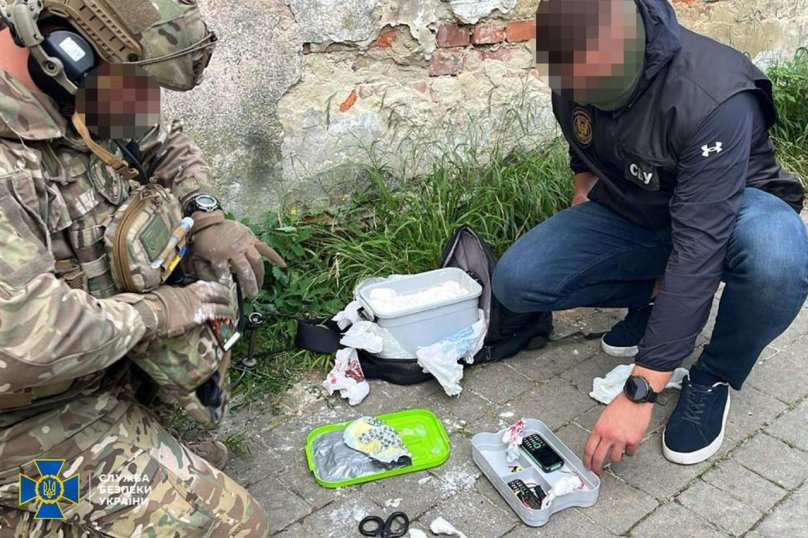 Фото з місця затримання