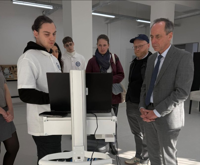 Фото із зустрічі з закордонними гостями