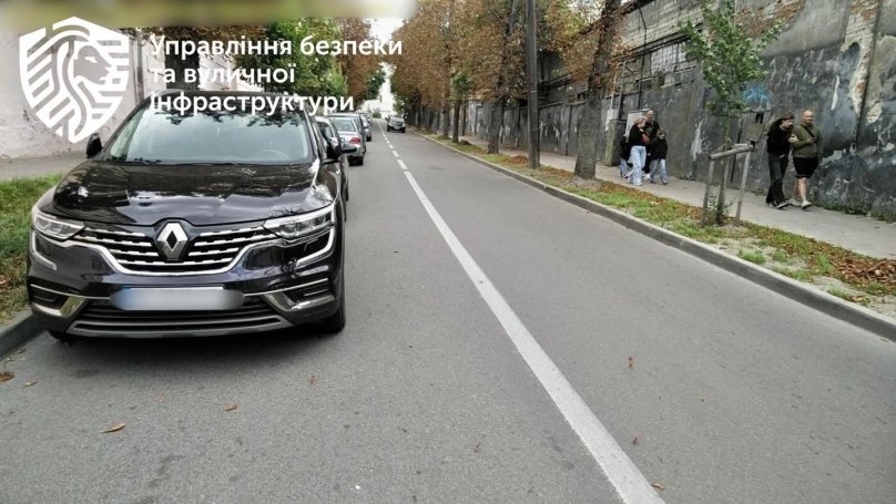 У Львові назвали дев’ять вулиць, де припарковані авто найбільше заважають руху: перелік – 01