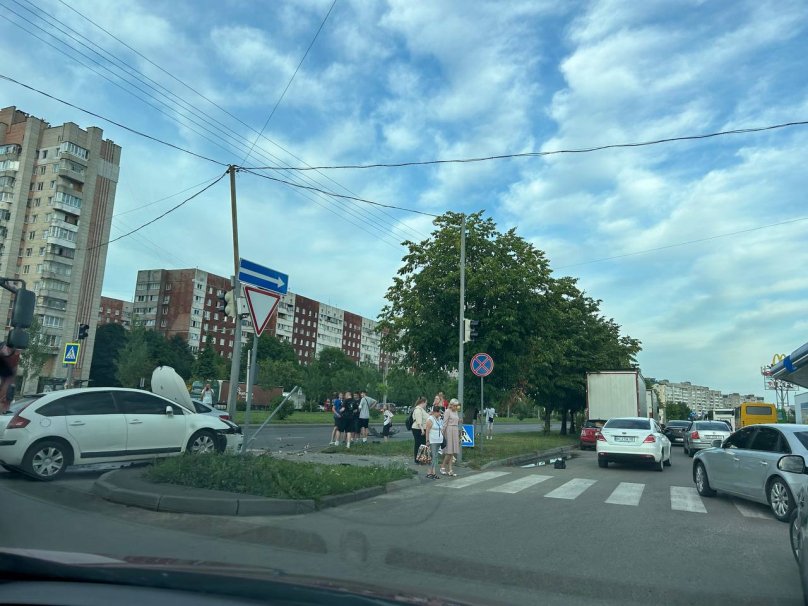 У Львові у ДТП постраждала 24-річна водійка Ford Focus – 01