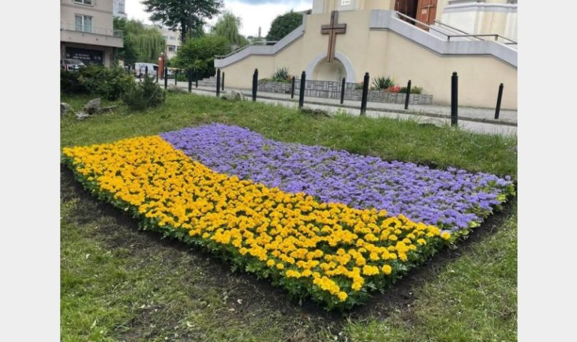 Квіткова композиція у Личаківському районі