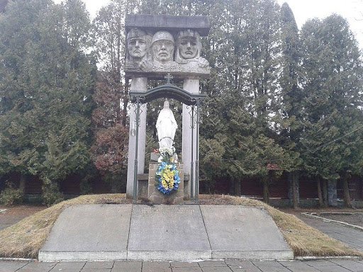 Братська могила радянських воїнів