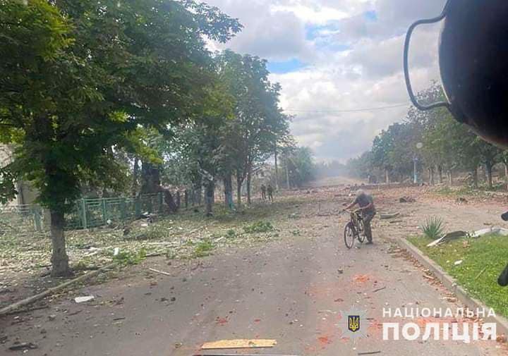 На Запоріжжі окупанти завдали авіаудар по людях, які отримували гуманітарну допомогу: четверо загинуло – 02