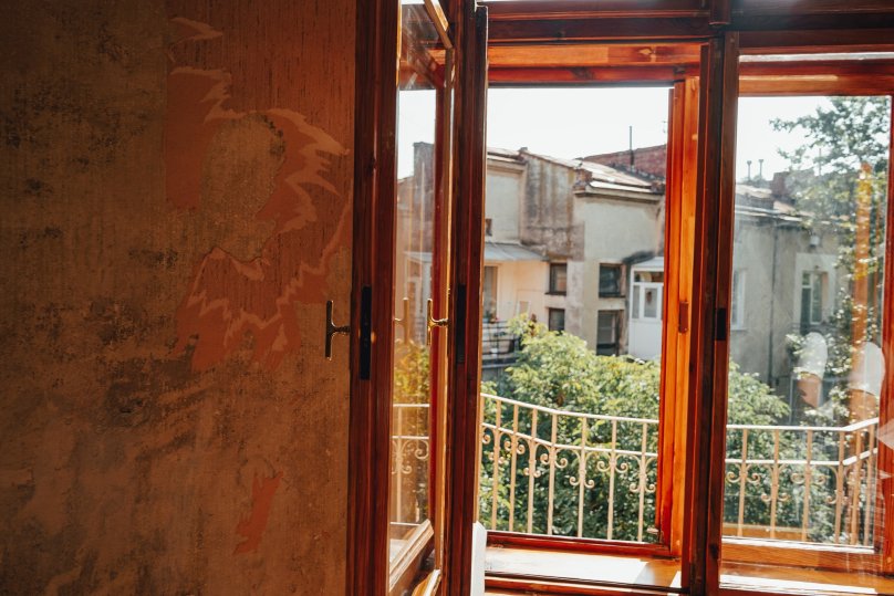 Львів’янка відновила два історичні вікна завдяки програмі співфінансування – 02