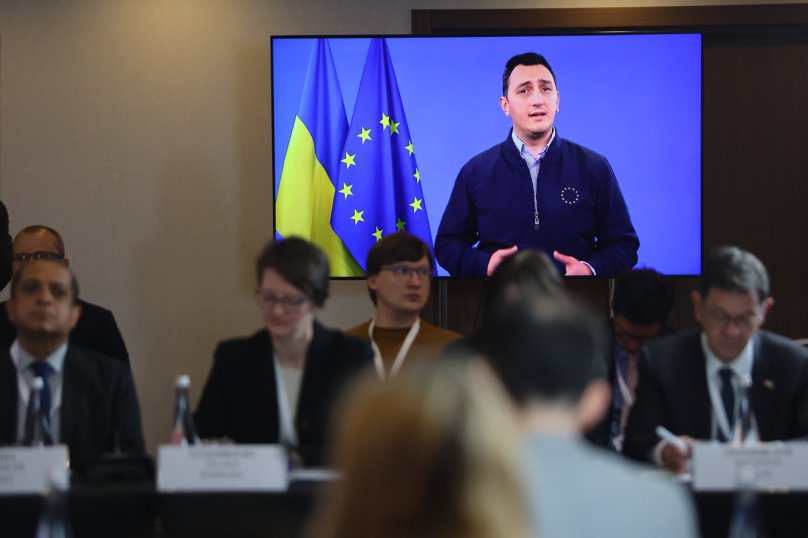 Онлайн-виступ Глена Мікалеффа