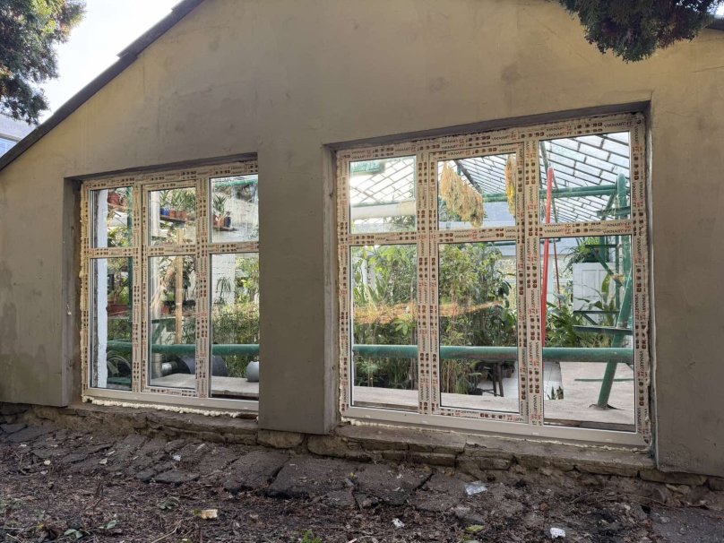 У Львові оновили єдину в Україні оранжерею лікарських рослин – 01