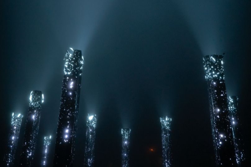 Дзеркальне поле. Інсталяція, яка присвячена трагедії Бабиного Яру. Фото: Babyn Yar Holocaust Memorial Center / Facebook