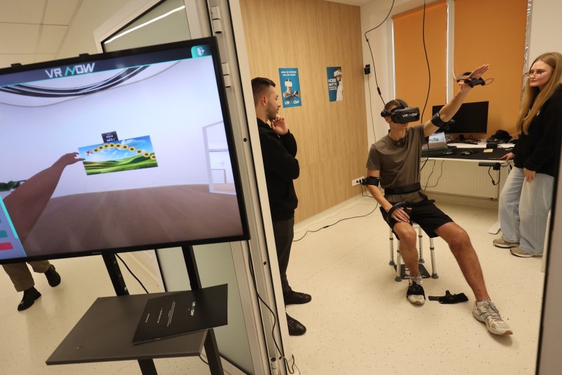 У Львові встановили перший VR-тренажер для боротьби з фантомним болем – 01
