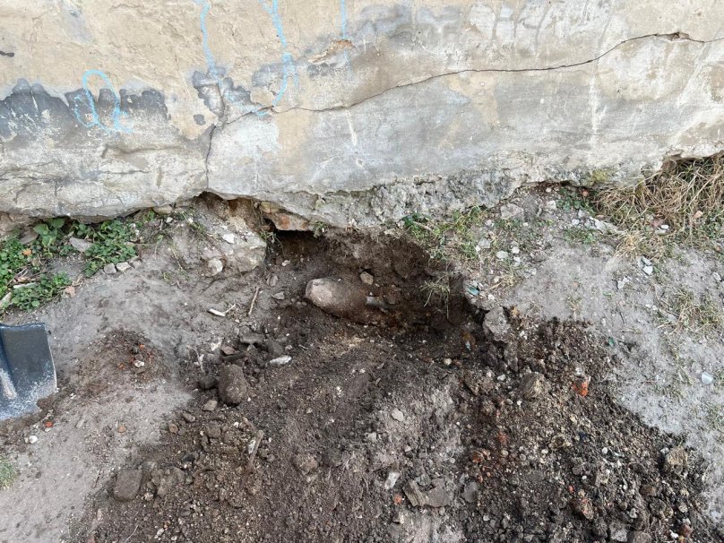 На подвір’ї школи на Львівщині знайшли авіабомбу часів Другої світової – 01