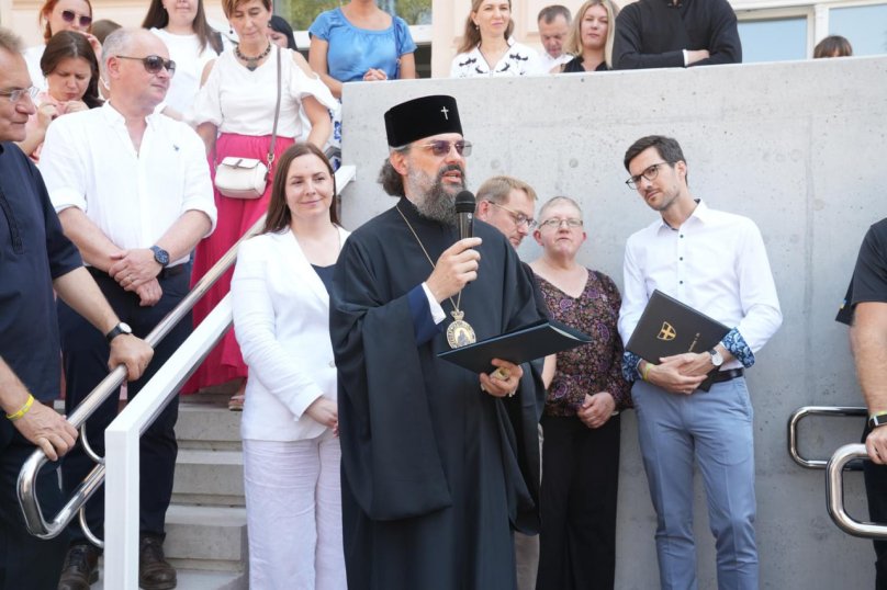 На фото митрополит УПЦ Філарет Кучеров на відкритті нового корпусу реабілітаційного центру UNBROKEN