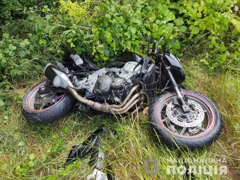 Мотоцикл "Кавасакі" після ДТП. Фото: Поліція у Львівській області