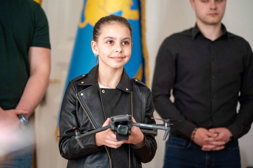 10-річна Анна Кутна з FPV-дроном