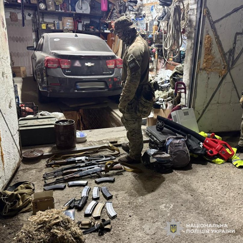 Мешканці Запоріжжя поштою відправляли автомати до Львова – 01