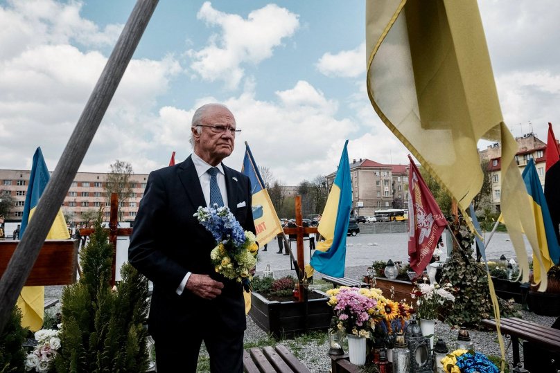  Карл XVI Густав вшановує пам’ять українських захисників