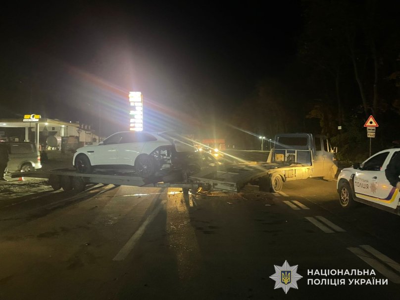 Біля Львова через ДТП з лаветою травмувалися двоє людей — серед них дитина – 02