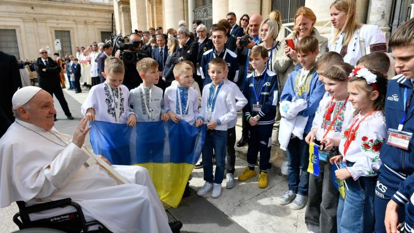 Папа Франциск зустрівся з дітьми зі Львова та Ужгорода
