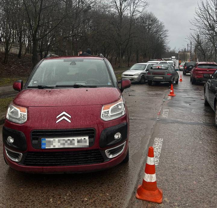 ДТП на Єрошенка. Фото: поліція Львівської області