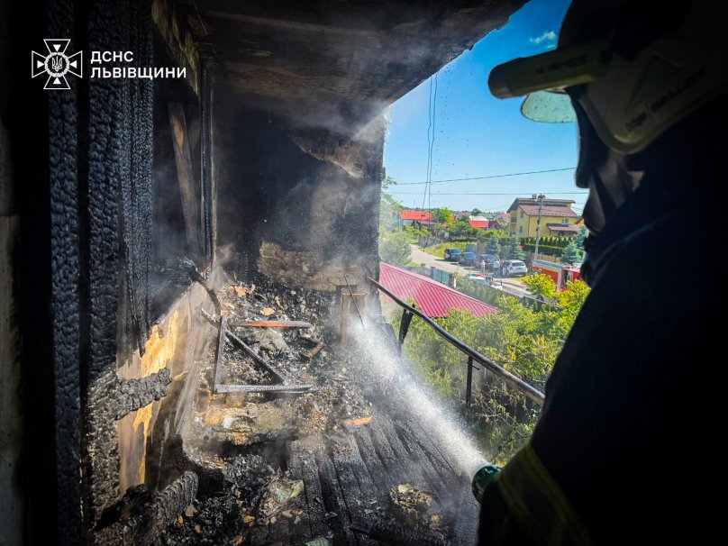 Через пожежу в будинку на Яворівщині постраждала 76-річна жінка – 01