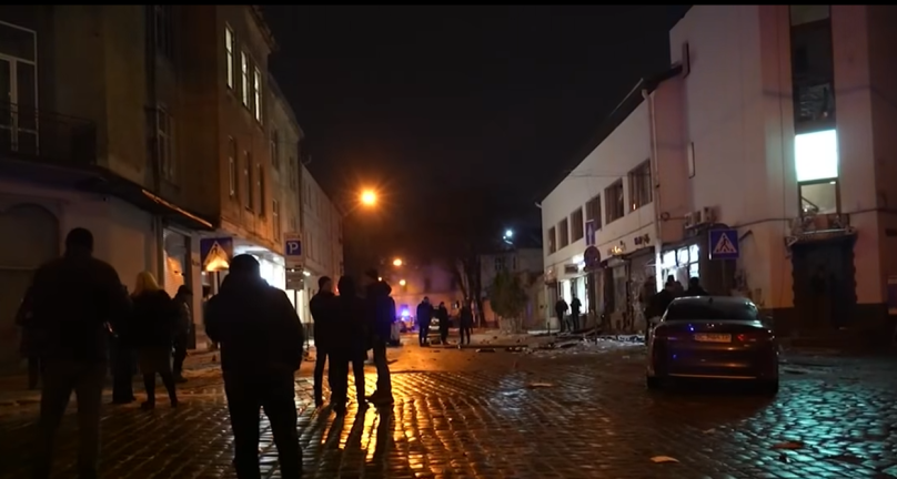 Нічний теракт у Львові: що відомо про вибухи, загибель поліцейської та затримання підривниці – 01