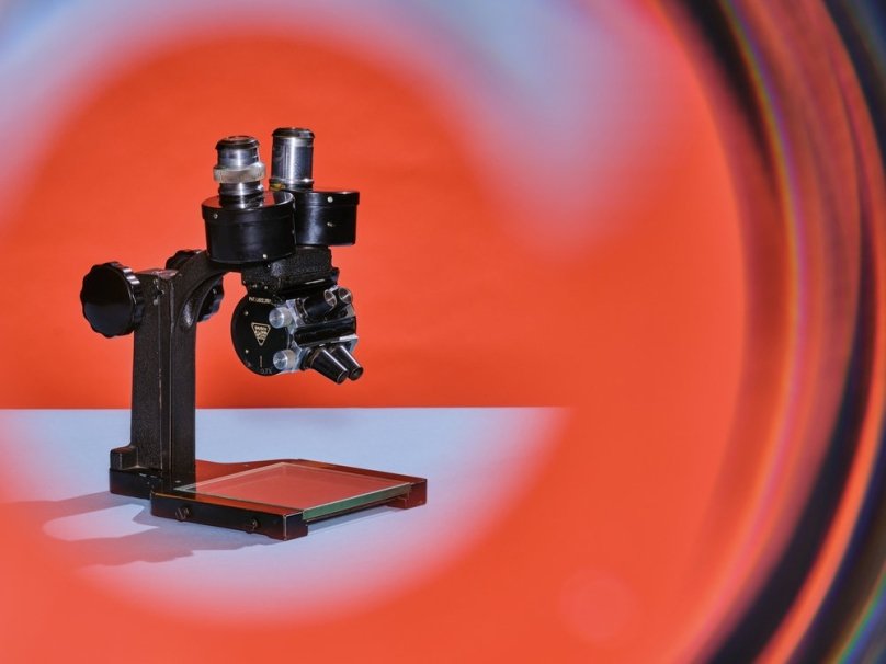 Широкопольний бінокулярний мікроскоп Bausch & Lomb. Фото ілюстративне